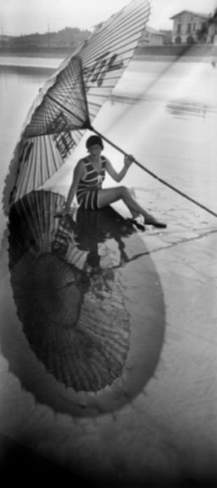Lartigue. Bibi, sombra e reflexo. Hendaia, 1927