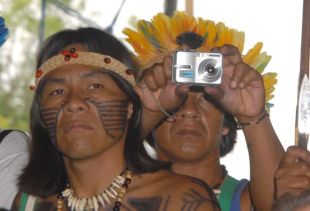 Indios participantes no FSM / Imaxe: Agência Brasil